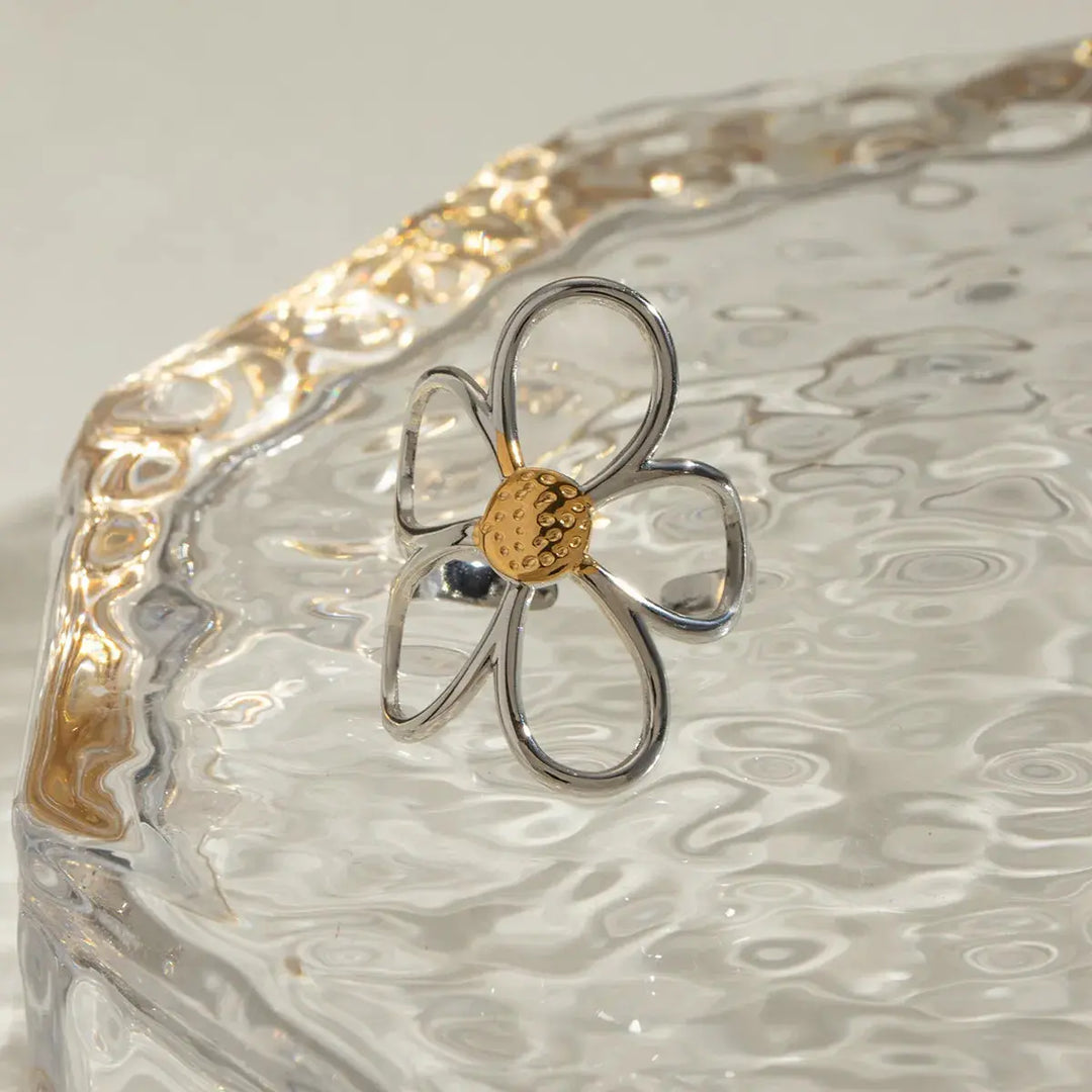 Two-Tone Daisy Flower Ring Rings Trendsi